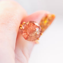 Load image into Gallery viewer, Oregon Sunstone 6.00 cts Fantasy Faceter