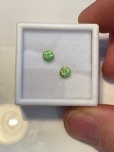 Load image into Gallery viewer, Peridot 1.10 ct (pair)
