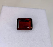 Load image into Gallery viewer, Garnet 2.75 cts
