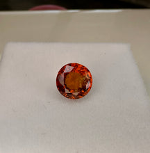 Load image into Gallery viewer, Garnet 1.75 cts
