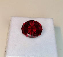 Load image into Gallery viewer, Garnet 9.05 cts
