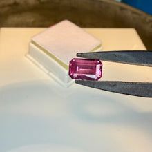Load image into Gallery viewer, Garnet 1.60 cts emerald cut
