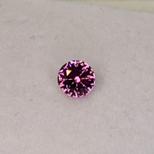 Load image into Gallery viewer, Garnet .40 cts
