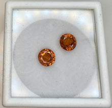 Load image into Gallery viewer, Garnet pair 2.00 cts

