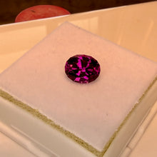 Load image into Gallery viewer, Garnet 2.20 cts
