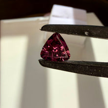 Load image into Gallery viewer, Tanga Garnet 1.90 cts
