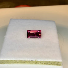 Load image into Gallery viewer, Garnet 1.40 cts emerald cut
