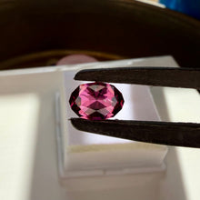 Load image into Gallery viewer, Tanga Garnet 2.00 cts

