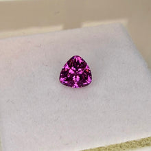 Load image into Gallery viewer, Garnet 1.30 cts
