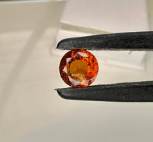 Load image into Gallery viewer, Garnet 1.75 cts
