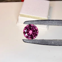 Load image into Gallery viewer, Tanga Garnet 3.15 cts
