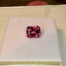 Load image into Gallery viewer, Tanga Garnet 2.50 cts
