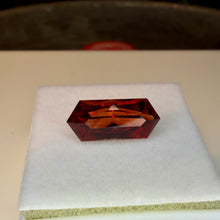 Load image into Gallery viewer, Oregon Sunstone 5.05 cts
