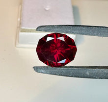 Load image into Gallery viewer, Garnet 9.05 cts
