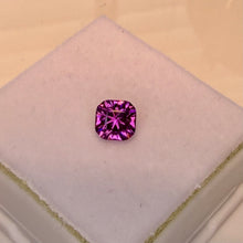 Load image into Gallery viewer, Garnet 1.50 cts
