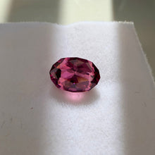 Load image into Gallery viewer, Tanga Garnet 2.00 cts

