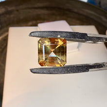 Load image into Gallery viewer, Oregon Sunstone 7.95 CTs
