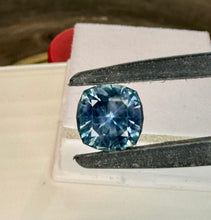 Load image into Gallery viewer, Montana Sapphire 3.75 cts
