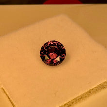Load image into Gallery viewer, Garnet 1.55 cts (Rare Color Change)
