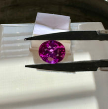 Load image into Gallery viewer, Sapphire 5.60 cts (synthetic)
