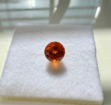 Load image into Gallery viewer, Garnet 1.60 cts
