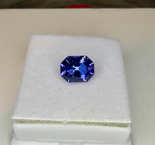 Load image into Gallery viewer, Tanzanite 3.25 cts
