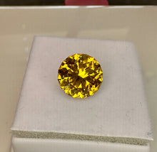 Load image into Gallery viewer, Zircon 7.20 cts
