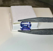 Load image into Gallery viewer, Tanzanite 1.80 cts
