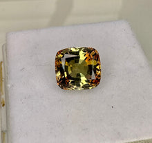 Load image into Gallery viewer, Andalusite 3.90 cts
