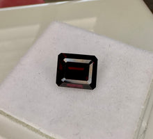 Load image into Gallery viewer, Garnet 3.60 cts
