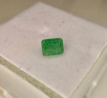 Load image into Gallery viewer, Emerald .80 cts
