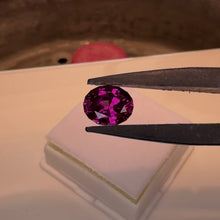 Load and play video in Gallery viewer, Garnet 2.20 cts
