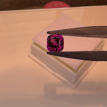 Load and play video in Gallery viewer, Garnet 1.50 cts
