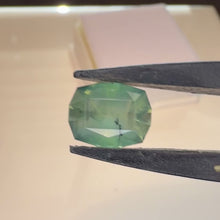 Load and play video in Gallery viewer, Montana Sapphire 4.00 cts (no heat)
