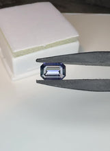Load and play video in Gallery viewer, Tanzanite 1.00 ct
