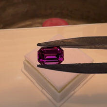 Load and play video in Gallery viewer, Garnet 2.60 cts
