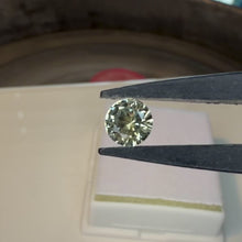 Load and play video in Gallery viewer, Montana Sapphire 1.00 cts (no heat)
