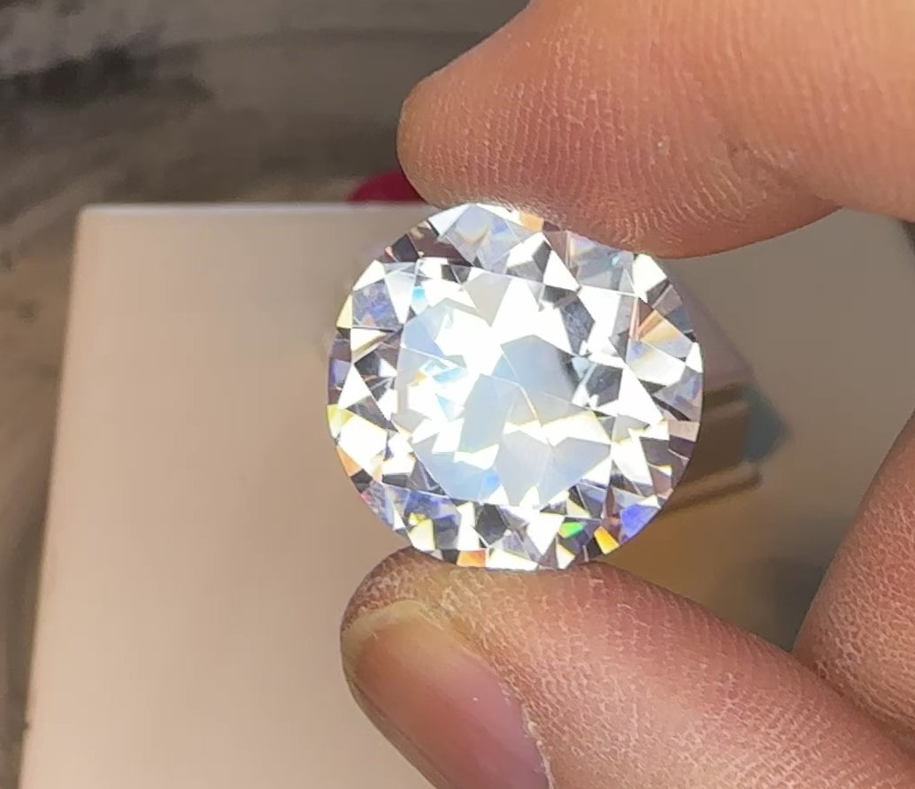 Moissanite 50.30 cts