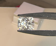Load and play video in Gallery viewer, Moissanite 3.75 cts
