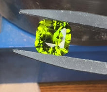 Load and play video in Gallery viewer, Peridot 6.00 cts
