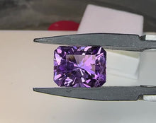 Load and play video in Gallery viewer, Amethyst 8.30 cts
