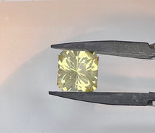 Load image into Gallery viewer, Sunstone 8.15 cts
