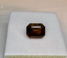 Load image into Gallery viewer, Andalusite 3.30 cts
