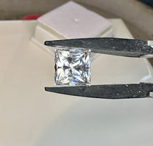 Load image into Gallery viewer, Moissanite 6.20 cts
