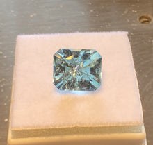 Load image into Gallery viewer, Aquamarine 5.20 cts
