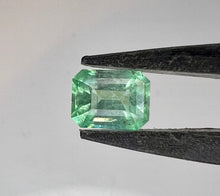 Load image into Gallery viewer, Emerald (Columbian) 1.25 cts
