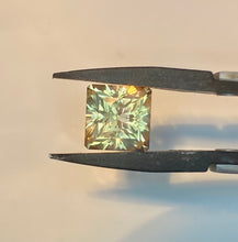 Load image into Gallery viewer, Oregon Sunstone 8.80 cts
