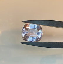 Load image into Gallery viewer, Kunzite 7.70 cts

