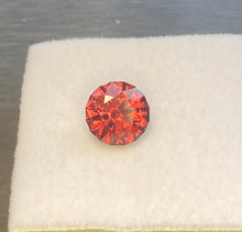 Load image into Gallery viewer, Garnet 2.50 cts (Mahenge)
