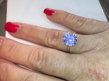 Load image into Gallery viewer, Tanzanite 2.75 cts
